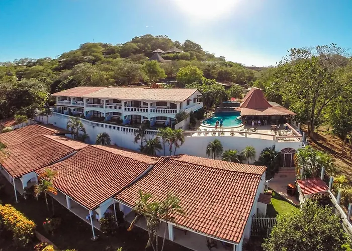 Bed & Breakfast Across The Street From The Beach *